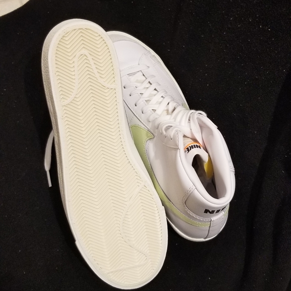 NIKE W BLAZER MID '77 Women's Size 11.5 / Men's Size 10 - Picture 5 of 5